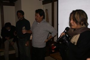 陰気に語っているところ